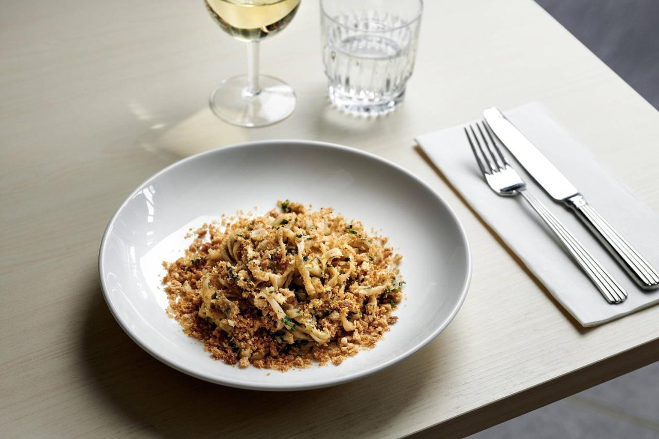Midnight Hotel, Autograph Collection Canberra Exteriér fotografie A plate of pasta