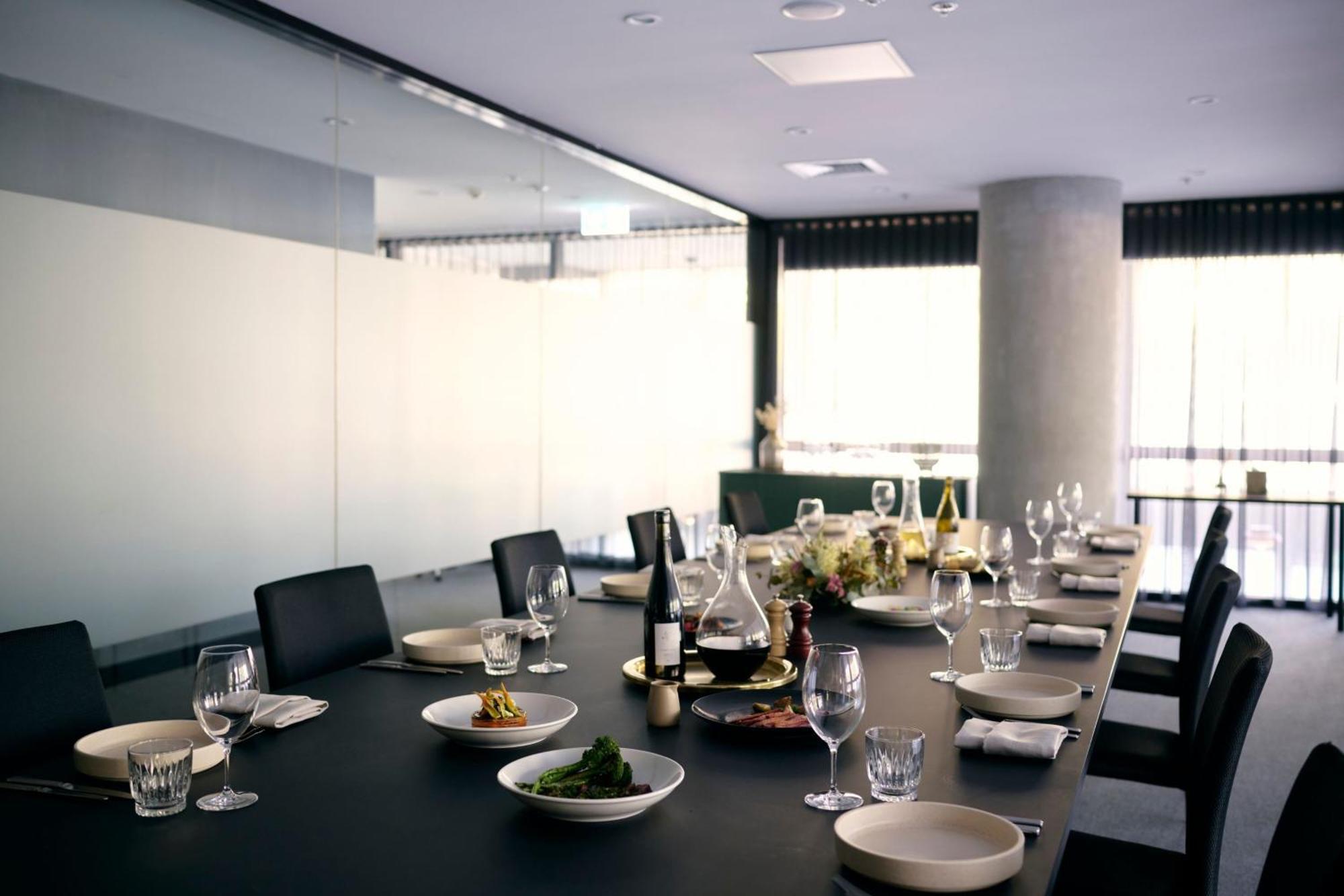 Midnight Hotel, Autograph Collection Canberra Exteriér fotografie The interior of the restaurant