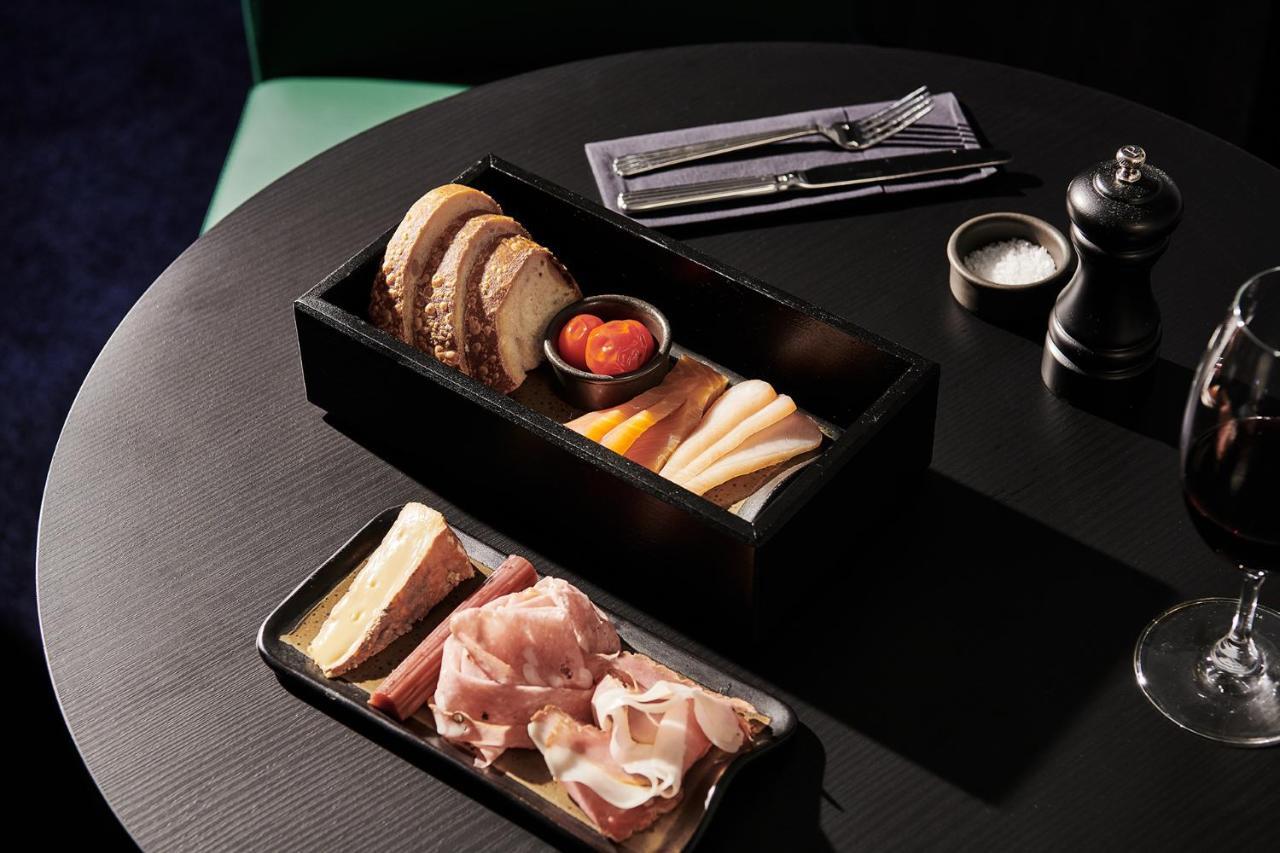 Midnight Hotel, Autograph Collection Canberra Exteriér fotografie A selection of cured meats and cheeses