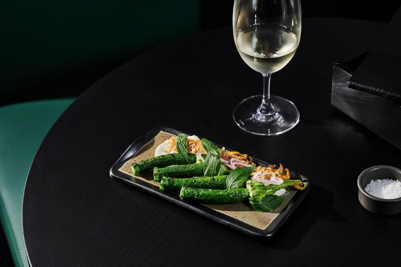 Midnight Hotel, Autograph Collection Canberra Exteriér fotografie A dish at the restaurant